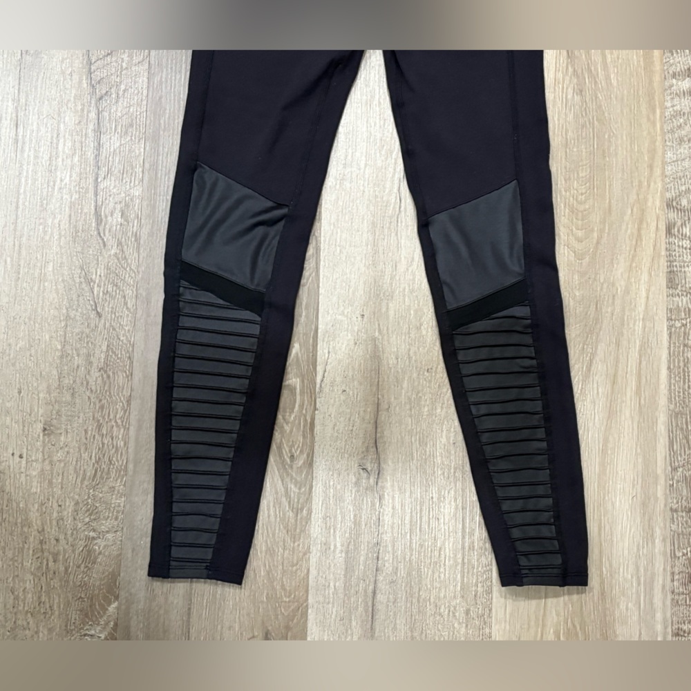 Alo high waist Moto leggings size small - Picture 9 of 11
